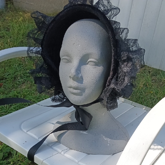 Victorian Costume Satin With Black Lace Flat Bonnet - Picture 1 of 5